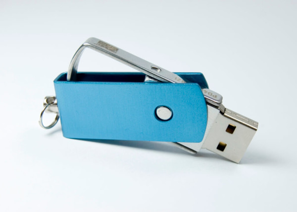 USB kľúč klasik 137