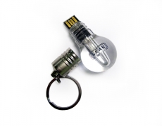 Potlač tampoprint  logo na USB kľúč v tvare žiarovky Seak